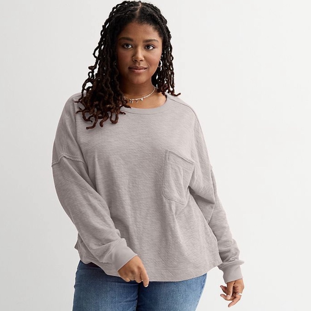 Juniors’ Plus Size SO Pocket Long Sleeve Tee